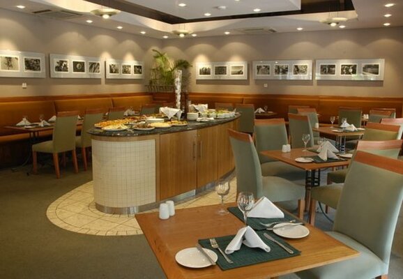 The Oyster Bay Hotel