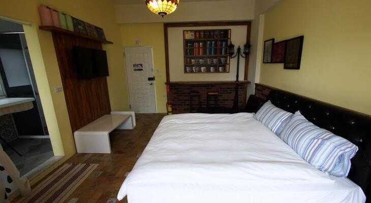 Oia Cafe B&B