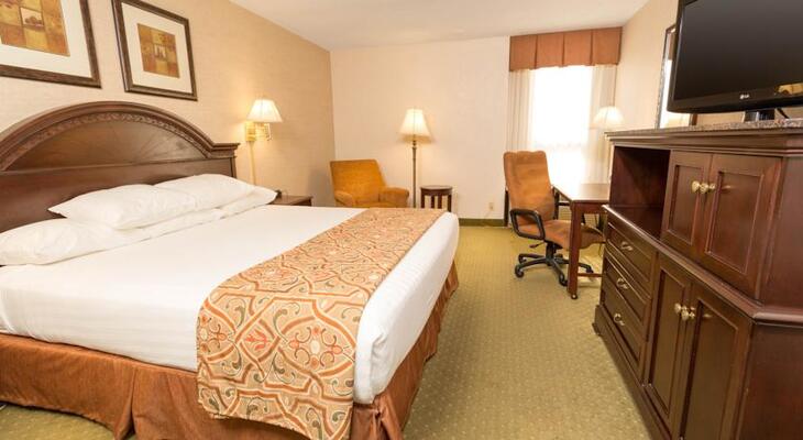Best Western Plus Indianapolis North At Pyramids