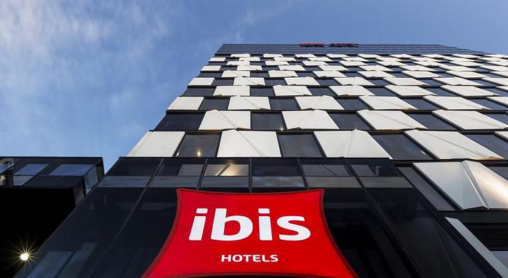 Ibis Adelaide