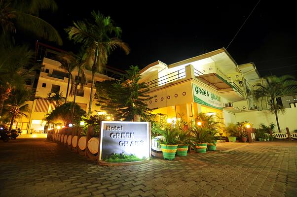 Green Grass Hotel