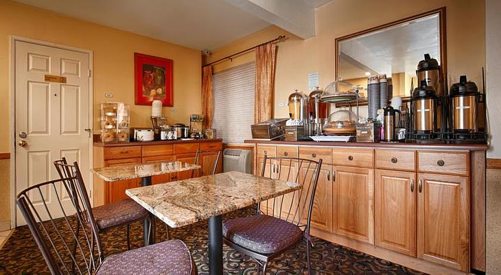 Lamplighter Inn & Suites at SDSU