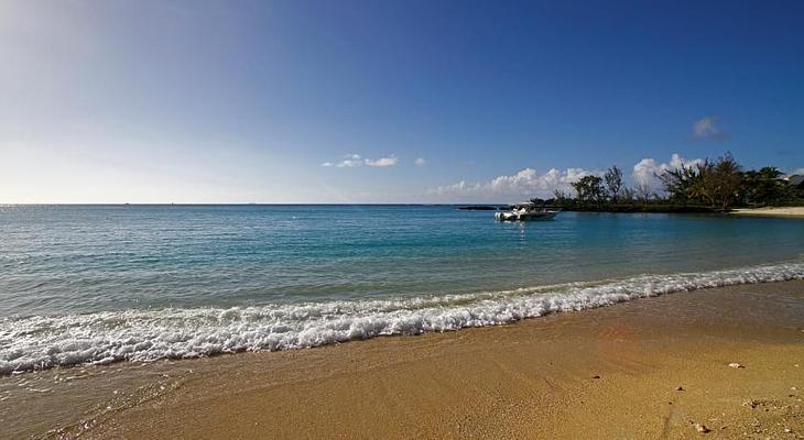 Hibiscus Beach Resort & Spa
