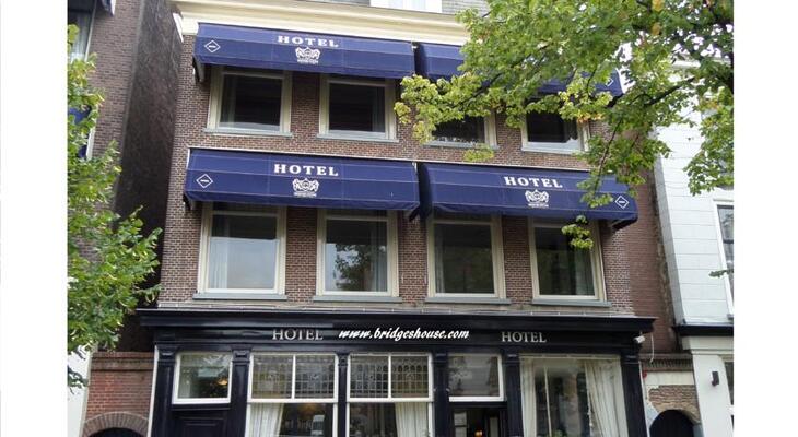 Bridges House Hotel