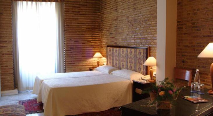 Ad Hoc Monumental Hotel