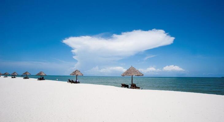 KUNDUCHI BEACH HOTEL & RESORT