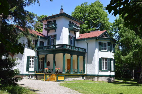 Bellevue House National Historic Site