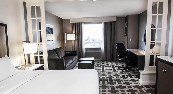 Hilton Niagara Falls/Fallsview Hotel & Suites