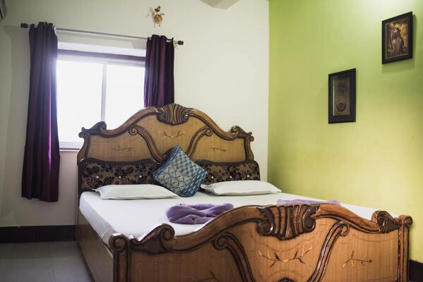 Pushp Guest House