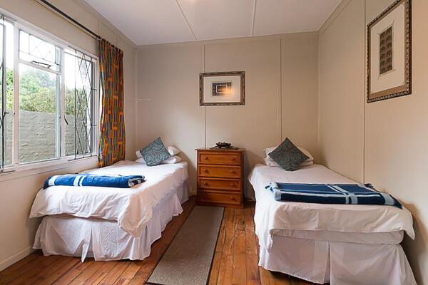 Inyathi Guest Lodge