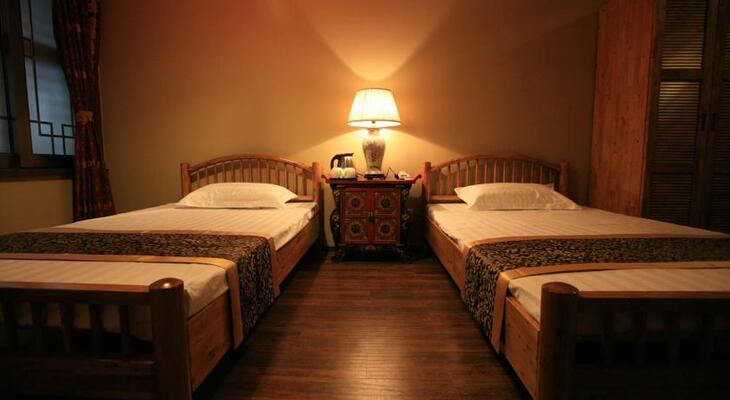 Jano's Backpackers