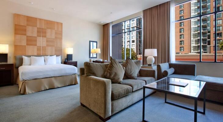 Hilton San Diego Gaslamp Quarter