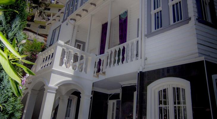 La Blanca Hotel
