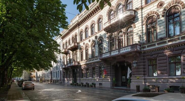 Londonskaya Hotel