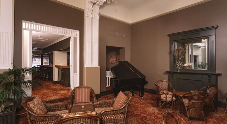 Hadley's Orient Hotel