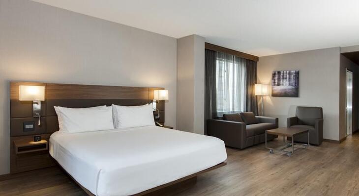 AC Hotel by Marriott Chicago Downtown