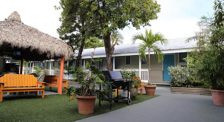 Seashell Motel & Key West Hostel