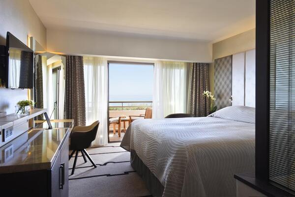 Four Seasons Hotel