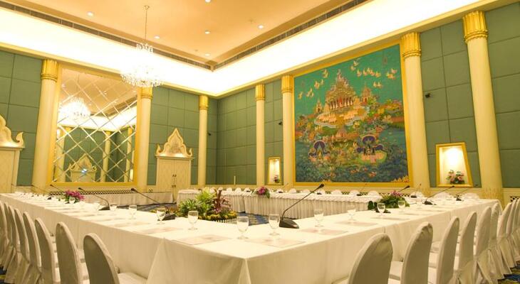 Montien Riverside Hotel