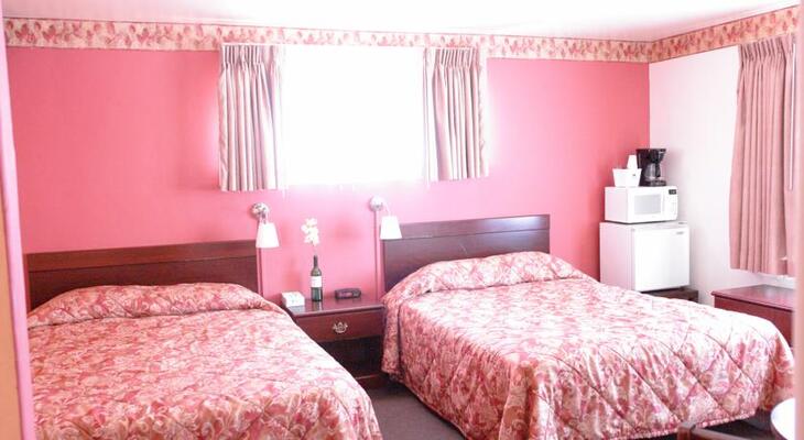 Golden Bear Hotel