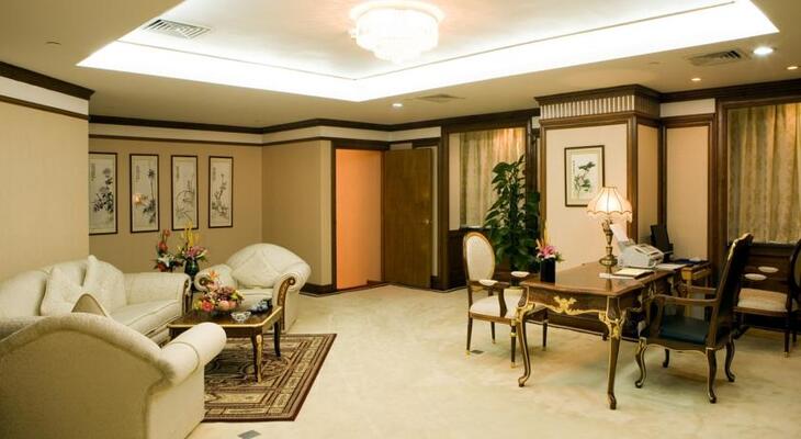 Dolton Hotel