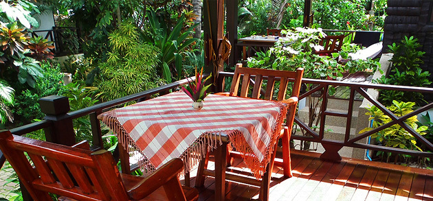 Maenam Resort