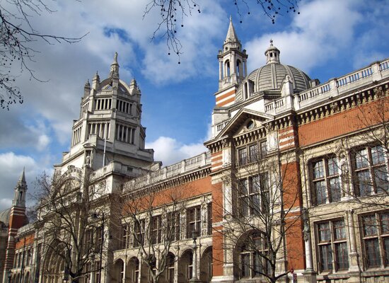 V&A  - Victoria and Albert Museum