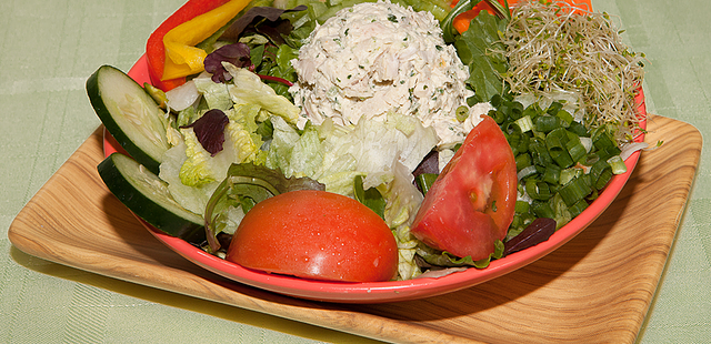Clara's Tidbits Restaurant & Catering