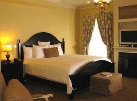 Niagara Crossing Hotel & Spa