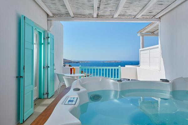 Bill & Coo Suites Lounge