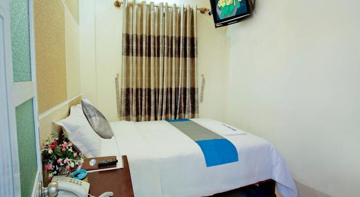 Rosy Hotel