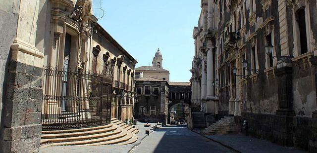 Via dei Crociferi