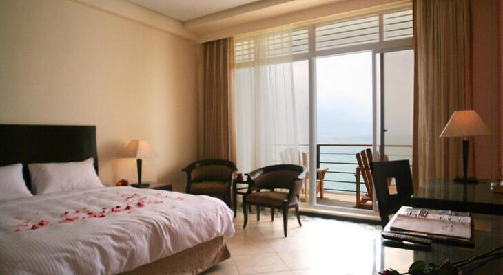 Chateau Beach Resort