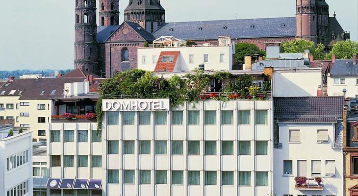 Dom Hotel