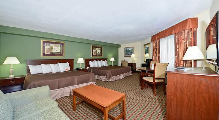 Howard Johnson Hotel by Wyndham Newark Airport