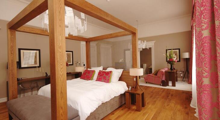 Tigerlily Hotel