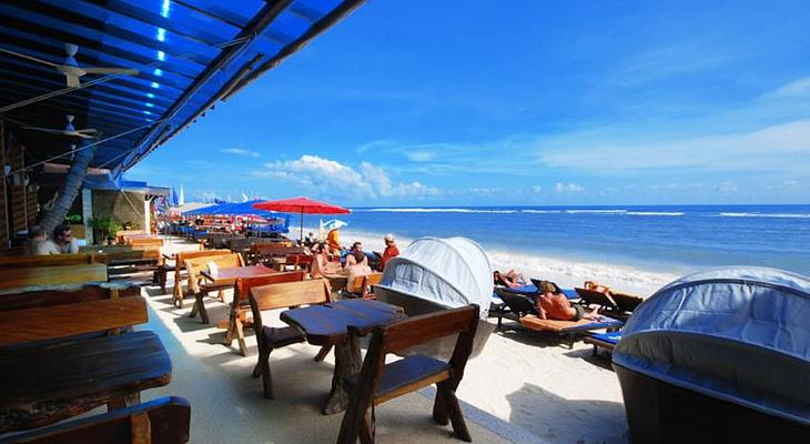 Ark Bar Beach Resort