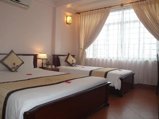 Holiday Diamond Hotel