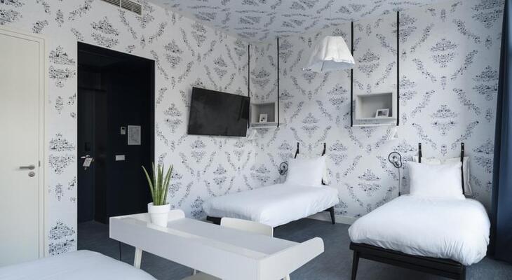 Kaboom Hotel