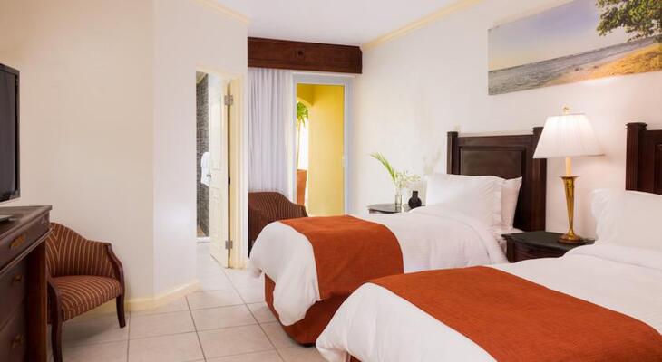 Jewel Paradise Cove Beach Resort & Spa