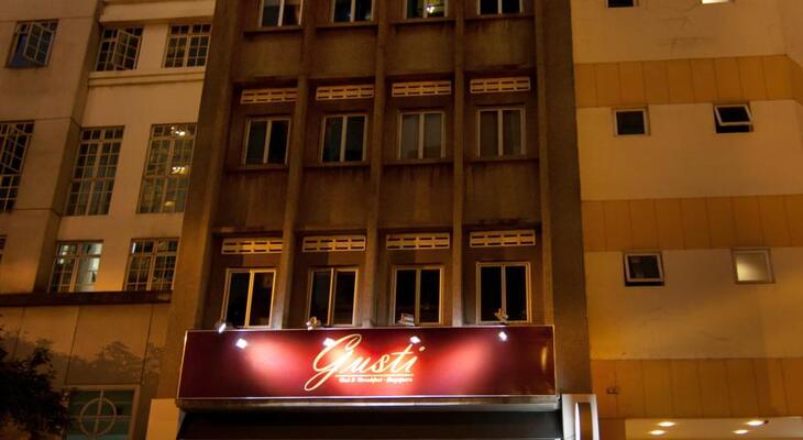 GUSTI Bed & Breakfast Singapore