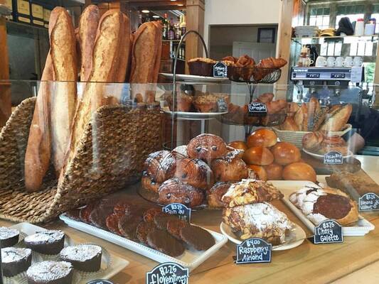 Blue Dog Bakery & Cafe