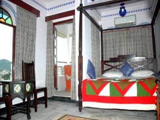 Jheel Guest House