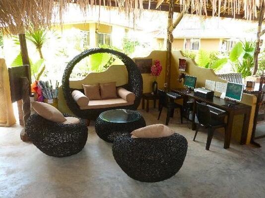 Lanta Castaway Beach Resort