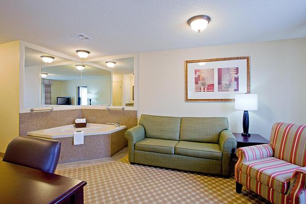 Country Inn & Suites by Radisson, Asheville at Asheville Outlet Mall, NC