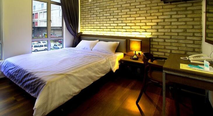 OYO 127 The Reeds Hotel