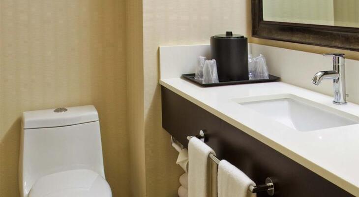 Holiday Inn Vancouver-Centre (Broadway), an IHG Hotel