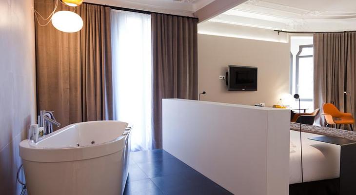 Alexandra Barcelona Hotel, Curio Collection by Hilton