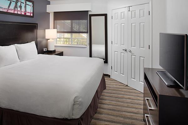 Hyatt House Belmont / Redwood Shores