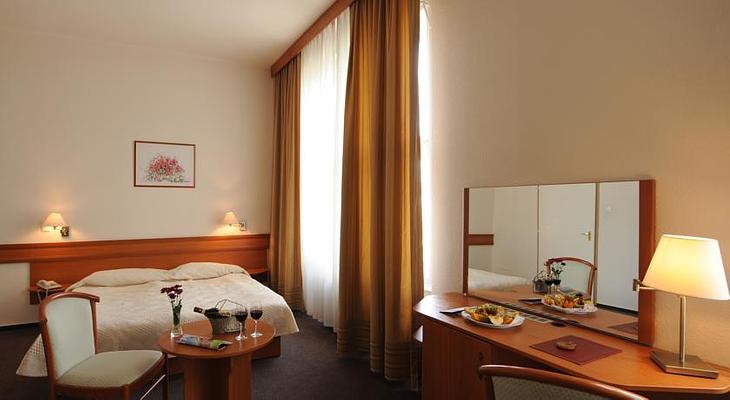 Hunguest Platanus Hotel